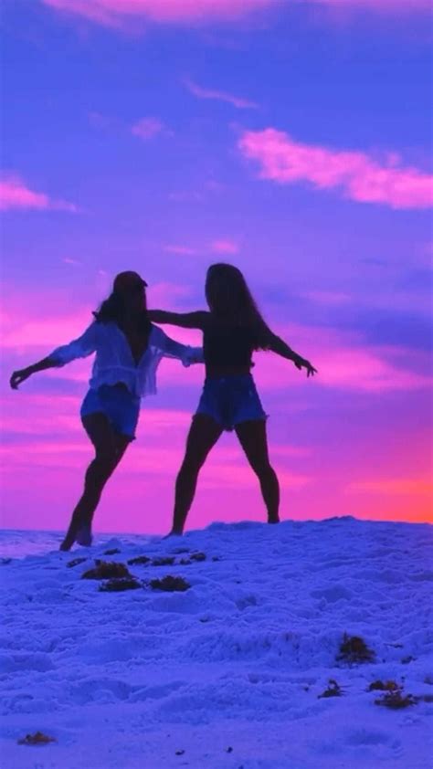 Awesome Best Friend Aesthetic Wallpapers .